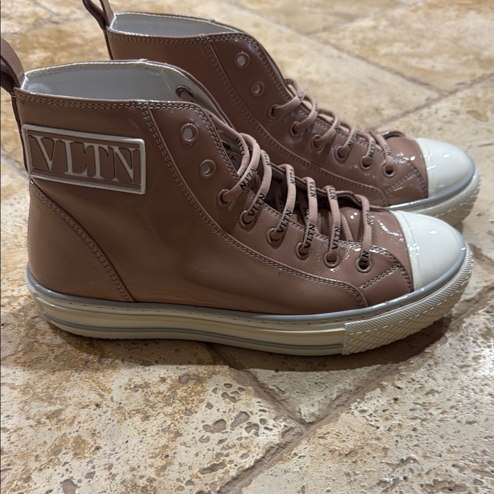 VLTN High-Top Sneakers in blush pink and White Valentino